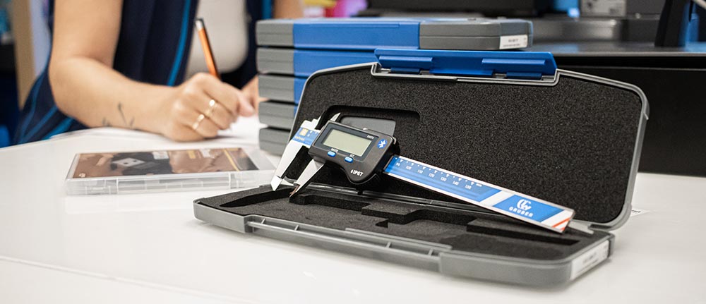 S_Cal-EVO-SE-2022_Placement-im-Etui